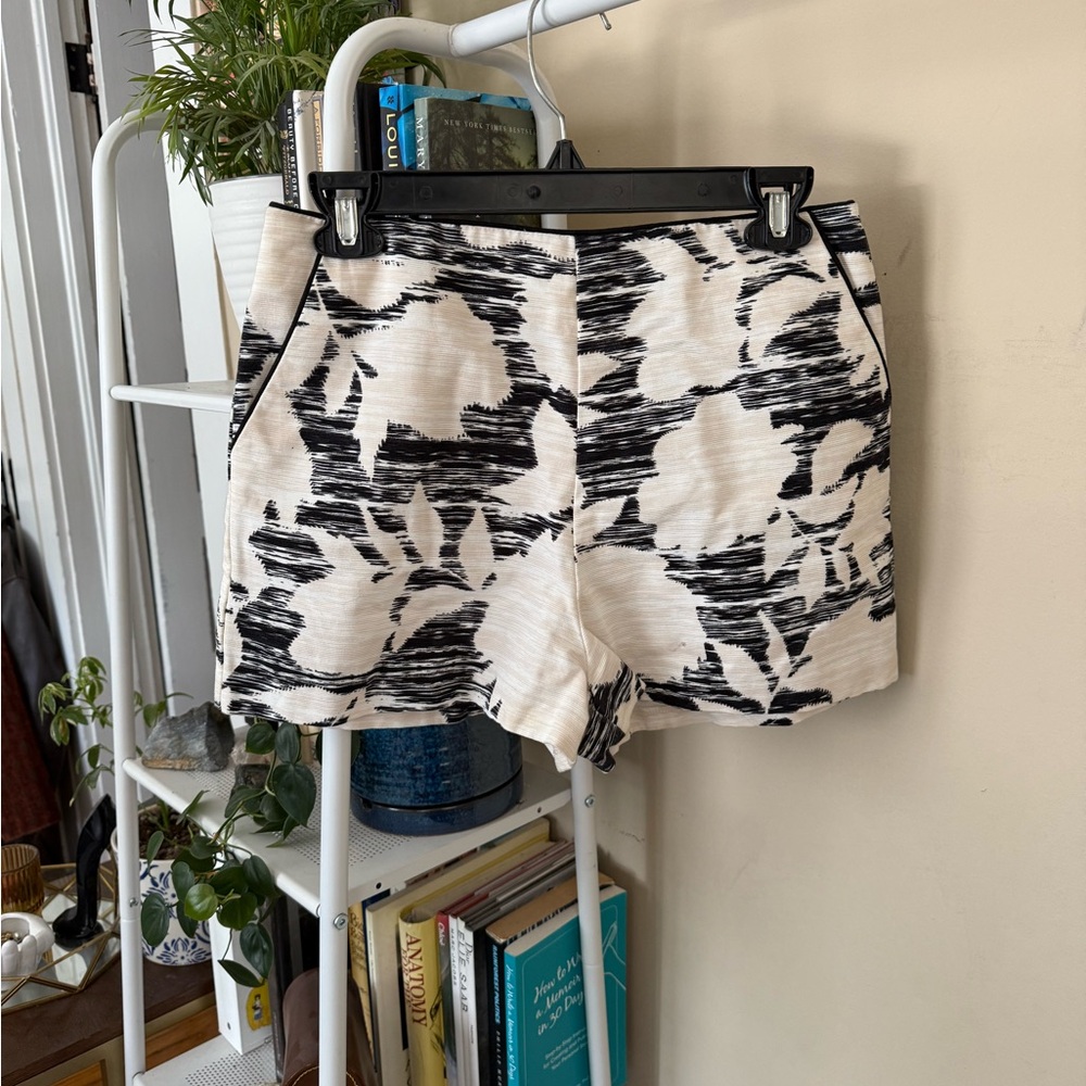 Floral Black and White Women's Shorts